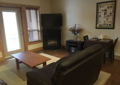 Leather Furniture, Cable TV and Highspeed Internet